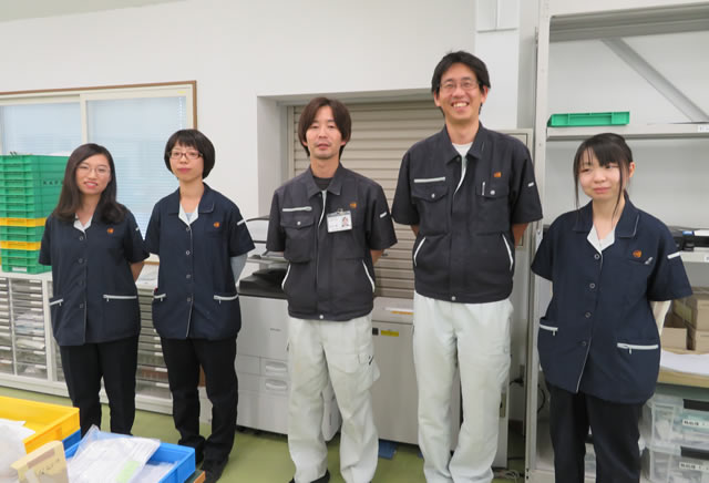 航空機の品質を確保するため､日々綿密な検査をしています